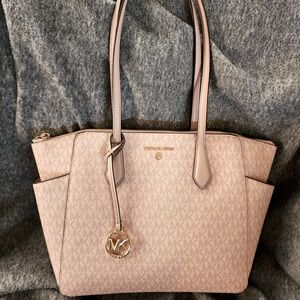 Micheal Kors, ballet, pink, creamy, medium, leather.